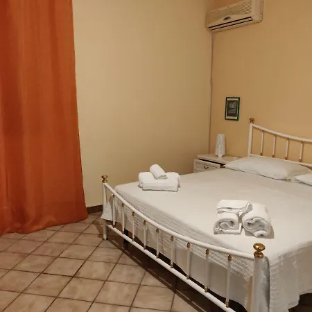 Con Piscina Villa *